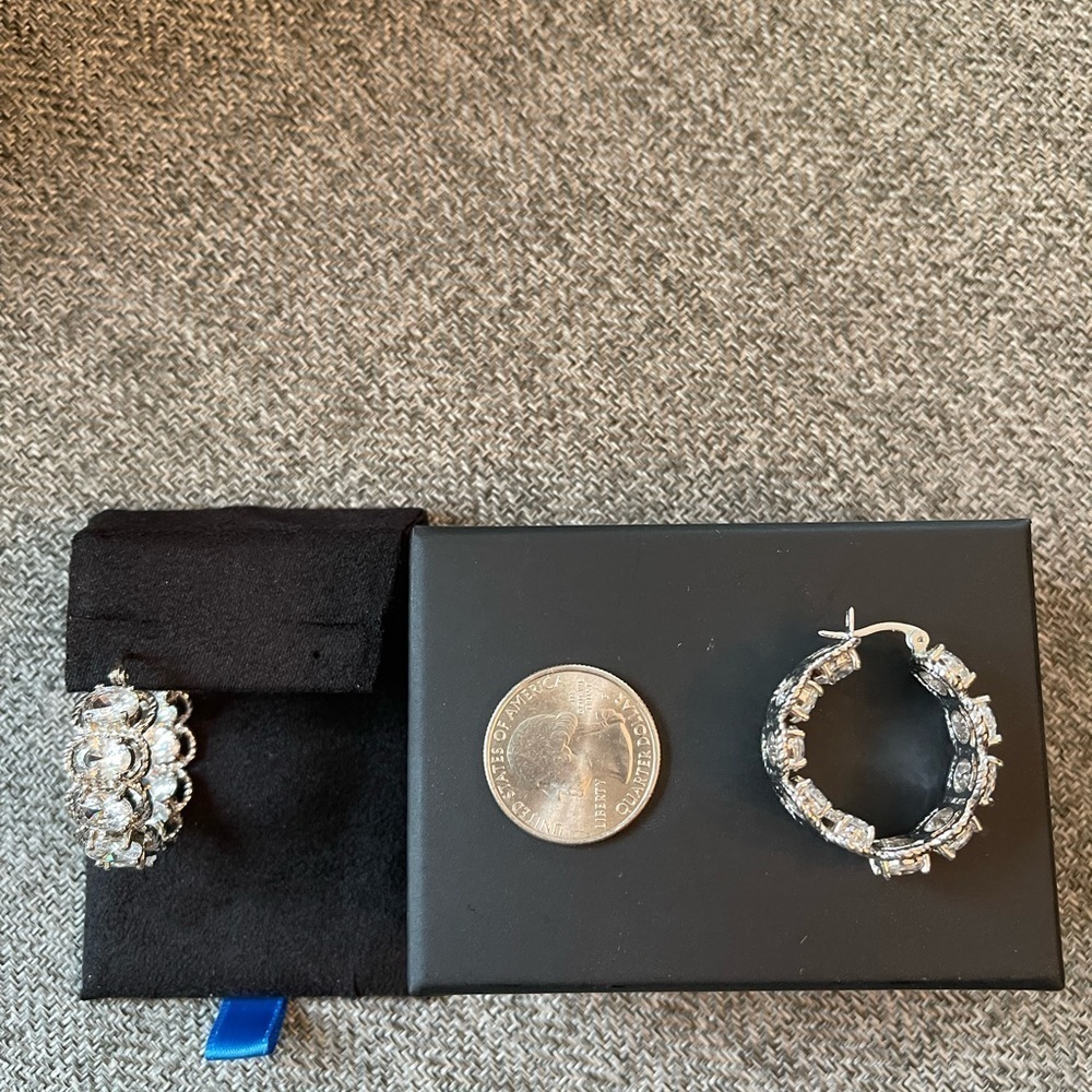 STUNNING Inside and Out Hoop Earrings - Picture 4 of 4